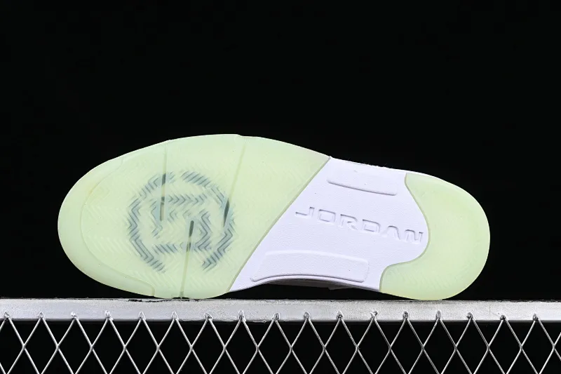 All categories Air Jordan Jordan series basketball shoes Air Jordan 5 Air Jordan 5 Low AJ5 Joe 5 white jade silk low-top basketball shoes DM4640-666
